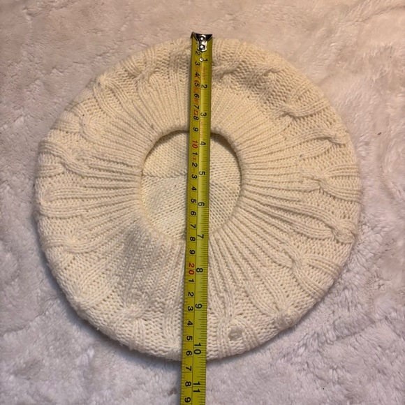 Vintage 90s Isotoner Knit Tam Beret Hat Cream 100% Acrylic - Picture 6 of 6